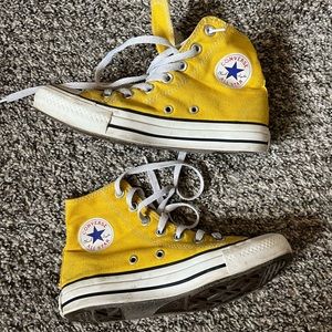 Yellow hightop converse